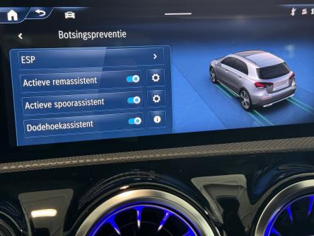 MERCEDES-BENZ A 180  Keyless-Go, Dodehoeks Assist, Led, DAB, Camera