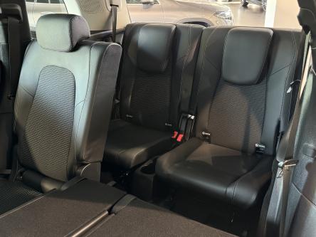 MERCEDES-BENZ GLB 180 Progressive 7 Seats, Trekhaak, Dodehoeks Assist, Pdc, Mbux