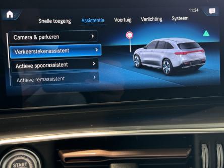 MERCEDES-BENZ EQC 400 4M AMG 360 Camera, Keyless-Go, Dodehoeks Assist, Mbux, Led