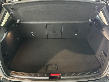 MERCEDES-BENZ A 250 e Progressive Memory Seats, Achteruitrij Camera, Led, Mbux, DAB