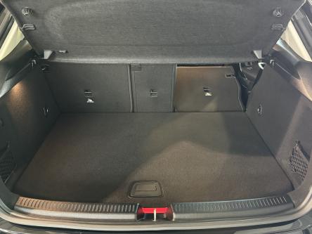 MERCEDES-BENZ A 250 e Progressive Memory Seats, Achteruitrij Camera, Led, Mbux, DAB