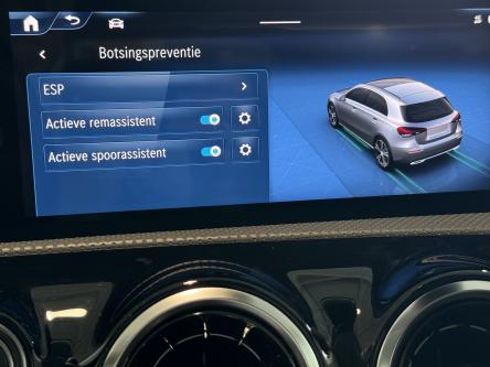 MERCEDES-BENZ A 250 e Progressive Memory Seats, Achteruitrij Camera, Led, Mbux, DAB