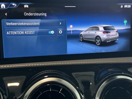 MERCEDES-BENZ A 250 e Progressive Memory Seats, Achteruitrij Camera, Led, Mbux, DAB