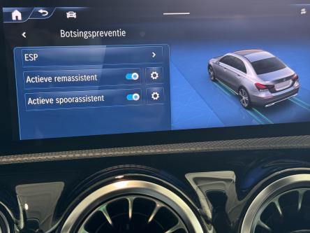 MERCEDES-BENZ A 250 e Progressive Keyless-Go, Achteruitrij Camera, Led, Mbux, DAB