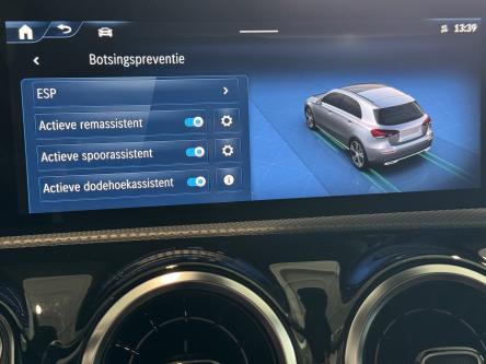 MERCEDES-BENZ A 180 Progressive Distronic, Achteruitrij Camera, Mbux, DAB, Led